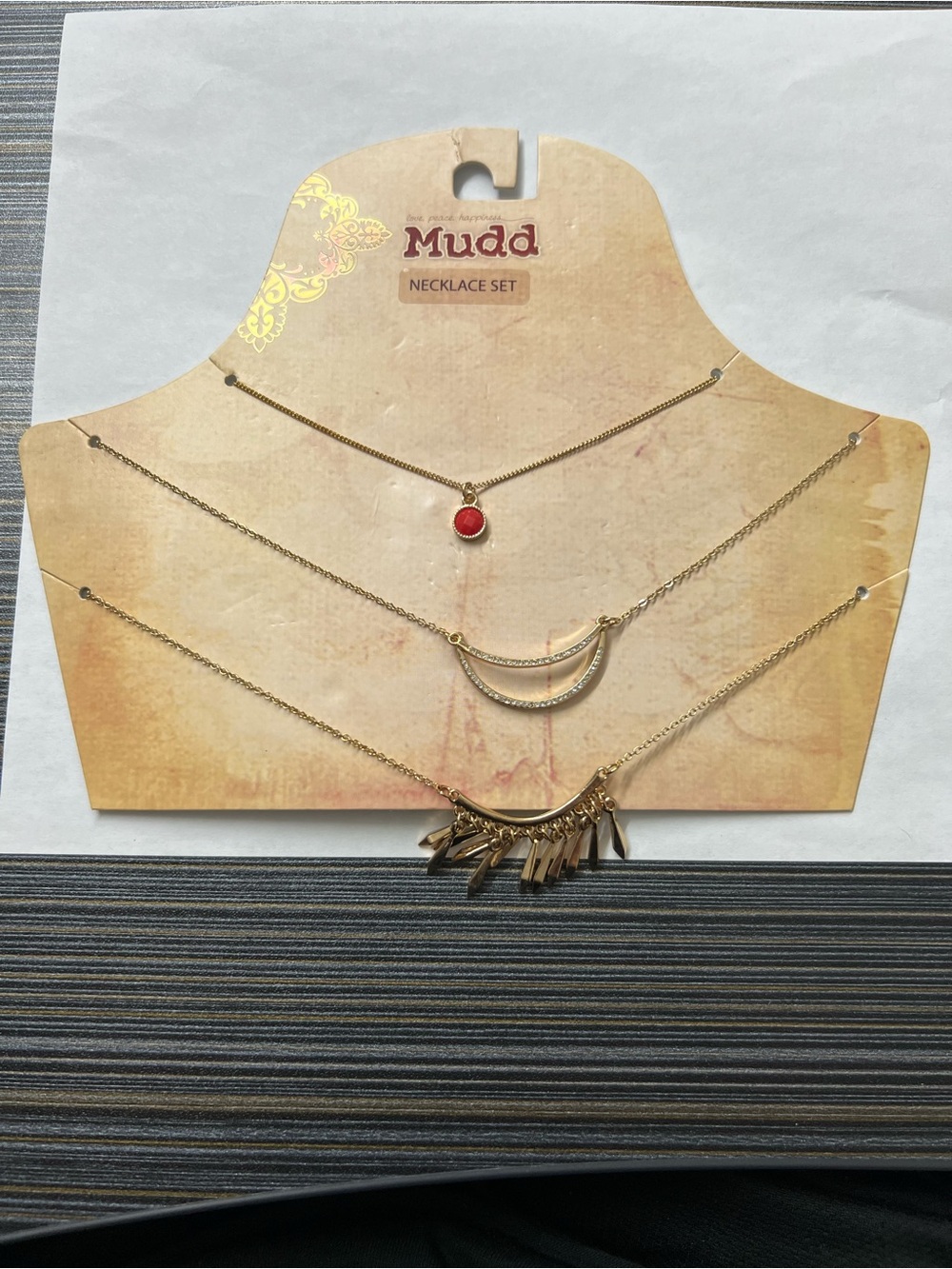🎁Mudd Gold-Tone Layered Necklace Set with Red Pendant